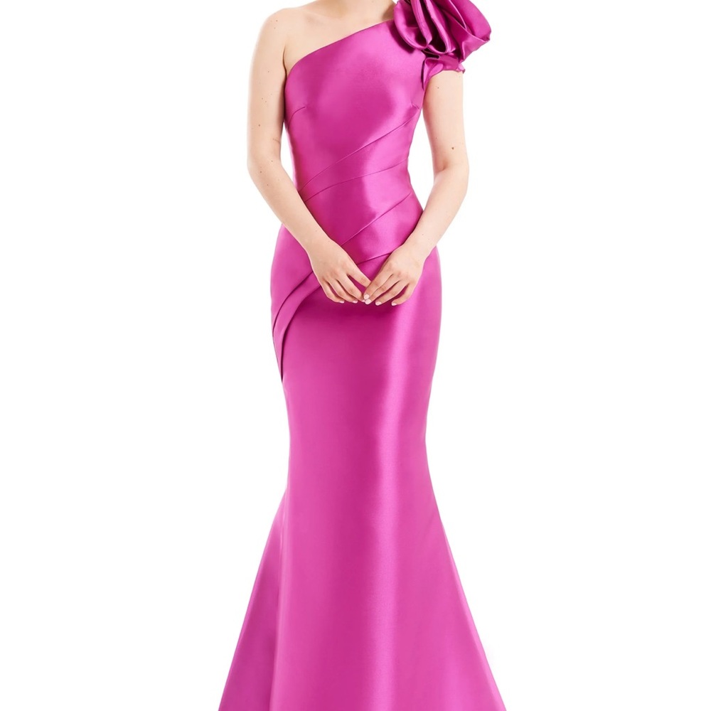 Alexander by Daymor evening Mardi Gras gown size 10 mother of bride/groom
